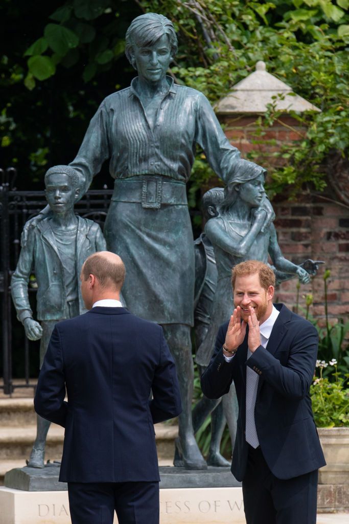 Gafă la nivel &icirc;nalt! Statuia Prințesei Diana, calificată drept &rdquo;hidoasă&rdquo;