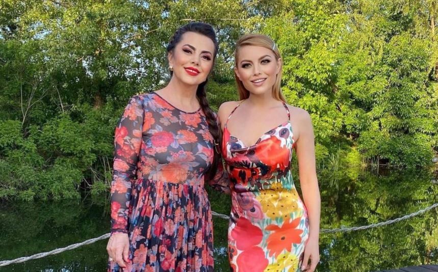 Elena Gheorghe, poză rară cu mama ei! C&acirc;t de frumoasă este Mărioara