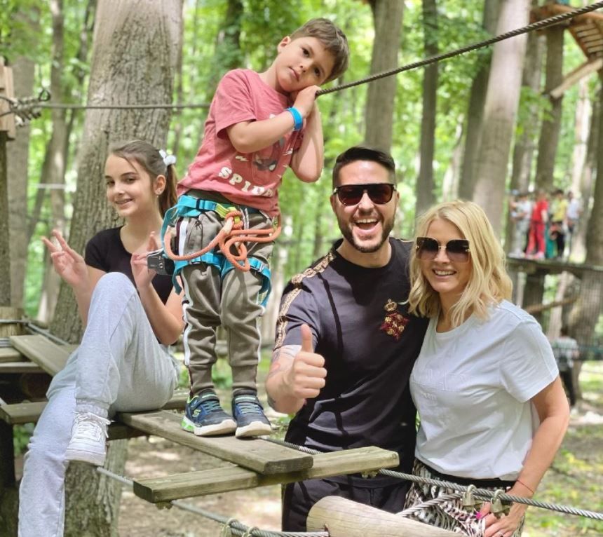 Jorge și soția lui, Ramona, au &icirc;mplinit 8 ani de căsătorie. Ce au pățit la biserică, &icirc;nainte să spună DA