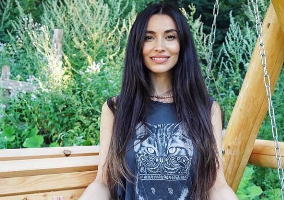 Lili Sandu, copleșită de viața de mamă. Artista a &icirc;nceput să pl&acirc;ngă &icirc;ntr-un InstaStory
