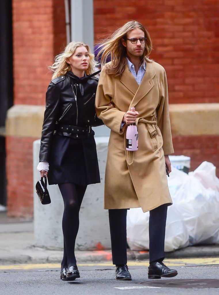 Elsa Hosk, pusă la zid de fani după ce a postat poze nud cu ea și fiica ei pe internet