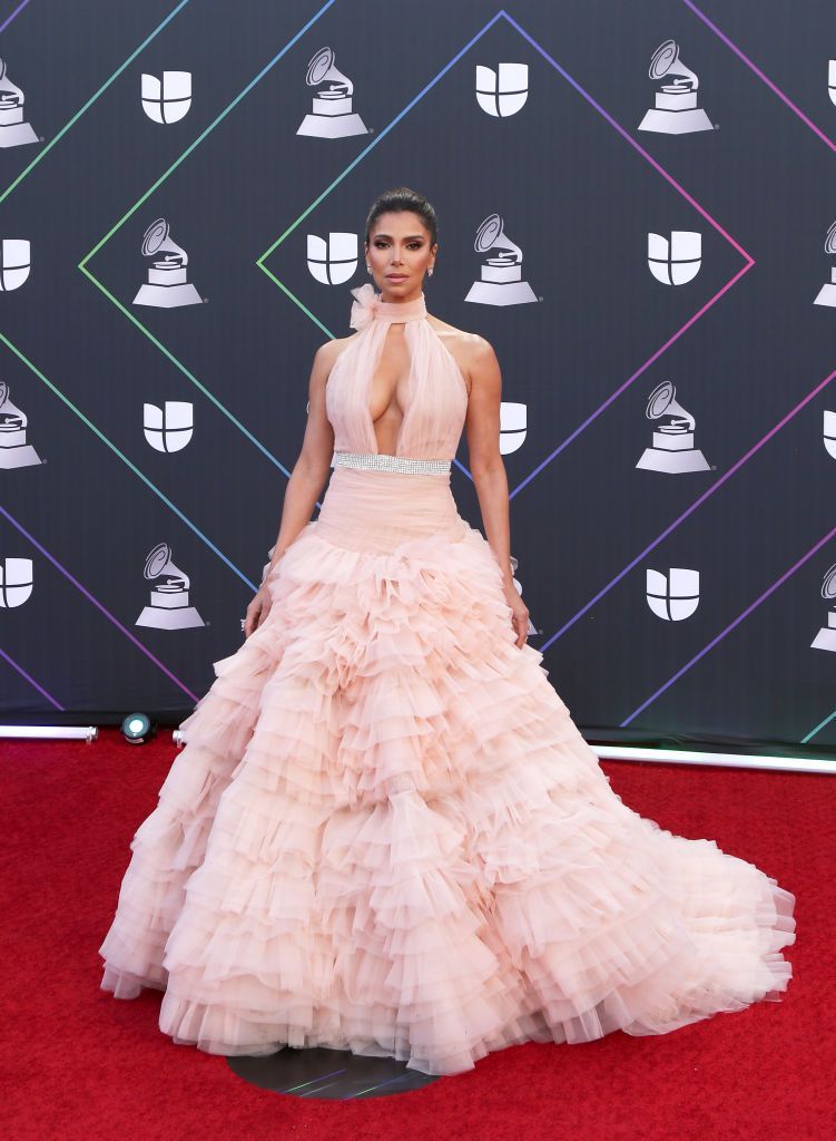 Christina Aguilera, vedeta serii la Latin Grammy Awards. Ce ținute excentrice au purtat vedetele