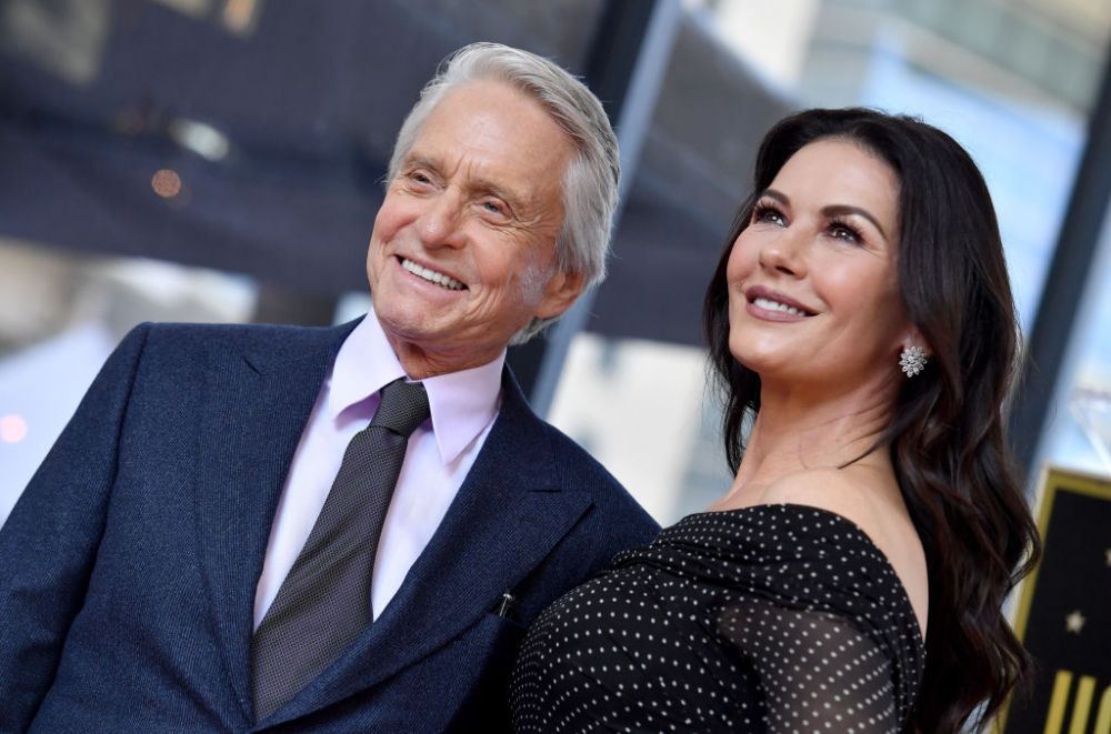 Catherine-Zeta Jones și Michael Douglas au aniversat 21 de ani de căsnicie! Imagini rare de la nunta cuplului