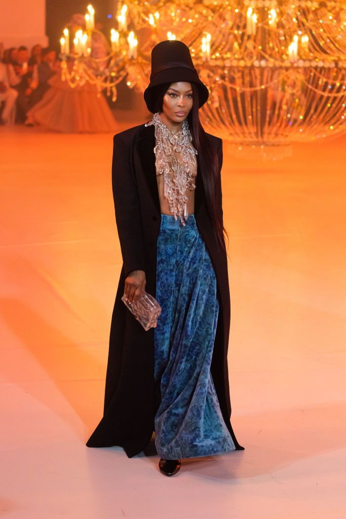 Spectacol pe catwalk: noua generație de modele a defilat alături de legendele anilor &lsquo;90
