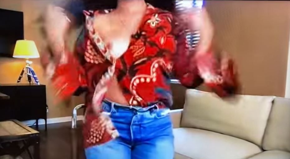 Camila Cabello, accident vestimentar &icirc;n direct. Ce i s-a &icirc;nt&acirc;mplat artistei