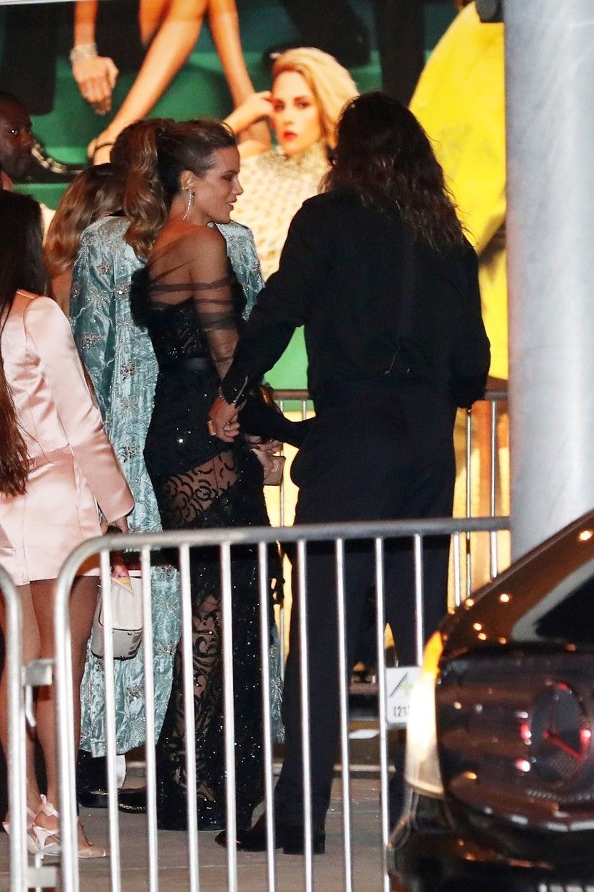 Jason Momoa, surprins &icirc;n compania uneia dintre cele mai frumoase actrițe la 3 luni de la divorț