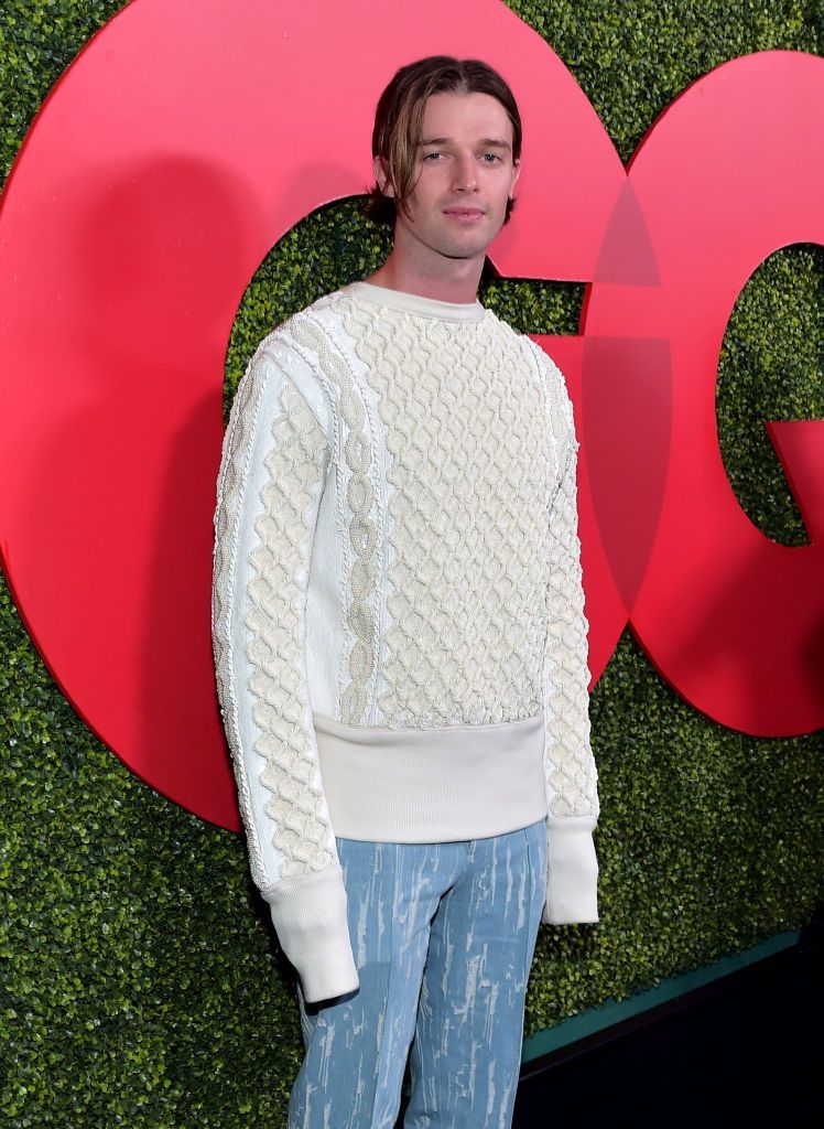 Hainele pe care Arnold nu le-ar purta niciodată! Patrick Schwarzenegger, &icirc;ntr-un costum tricotat, de pe vremea bunicii