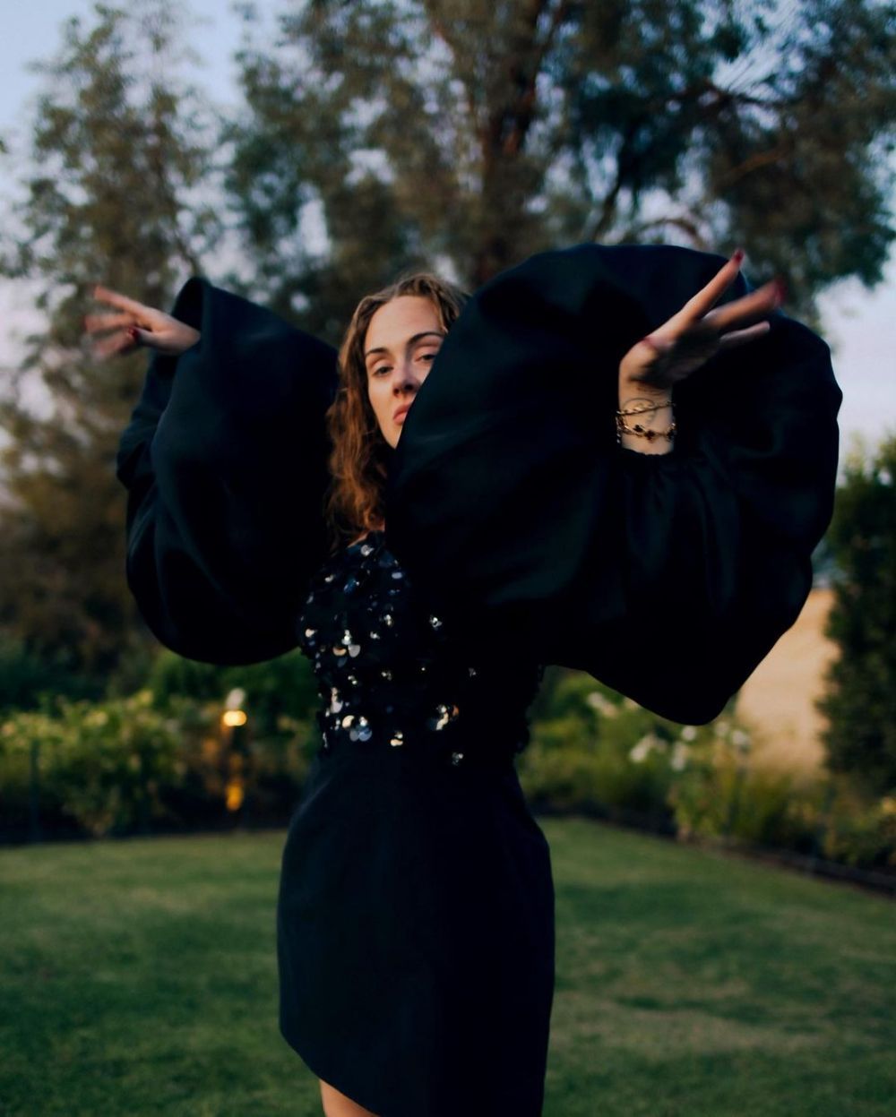 De ziua ei, Adele și-a asumat v&acirc;rsta și naturalețea și a pozat complet nemachiată. &bdquo;Niciodată nu am fost mai fericită!&ldquo;