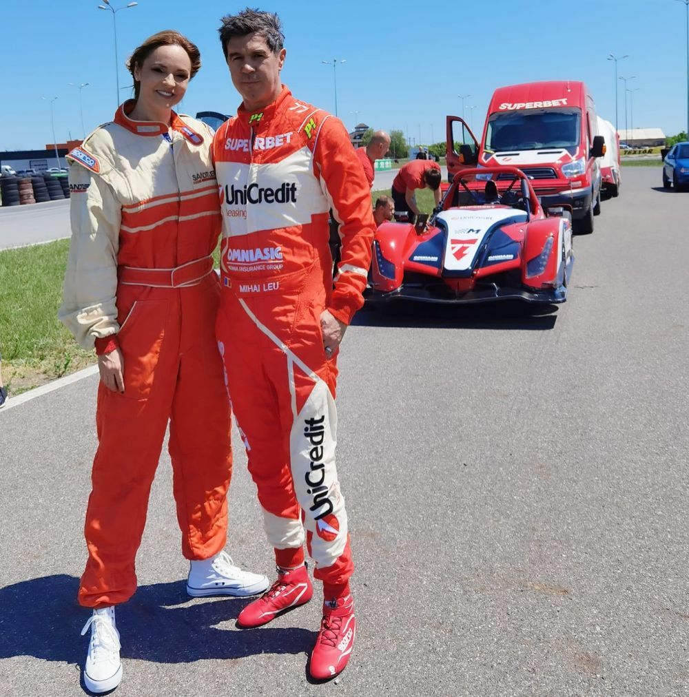 A făcut-o și pe-asta! Andreea Marin a fost copilot pe o mașină de curse!