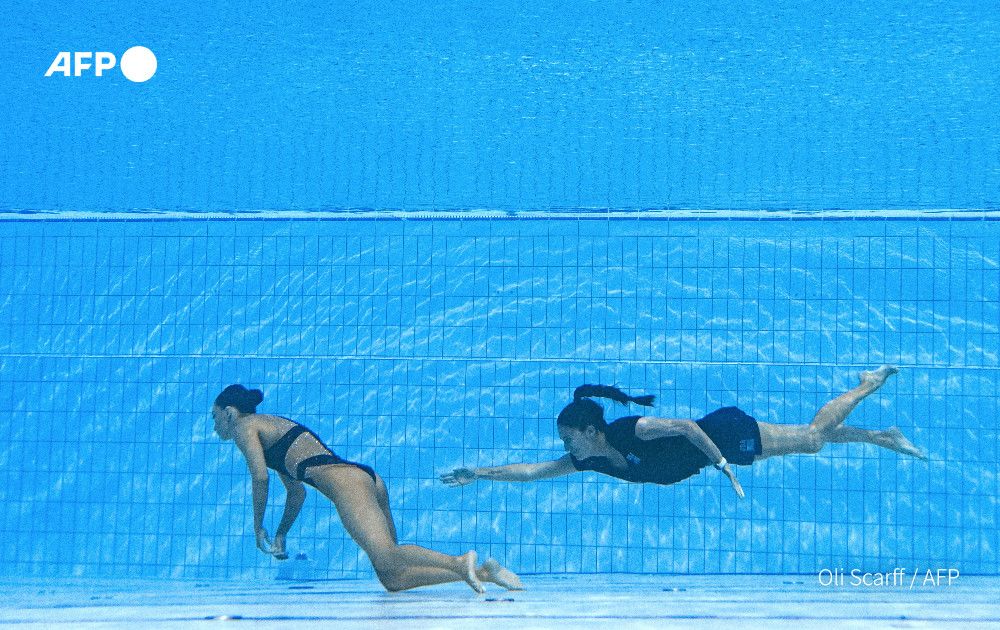O sportivă a leșinat &icirc;n bazin, &icirc;n timpul Campionatului Mondial de Natație. Antrenoarea sa a sărit &icirc;n apă pentru a o salva