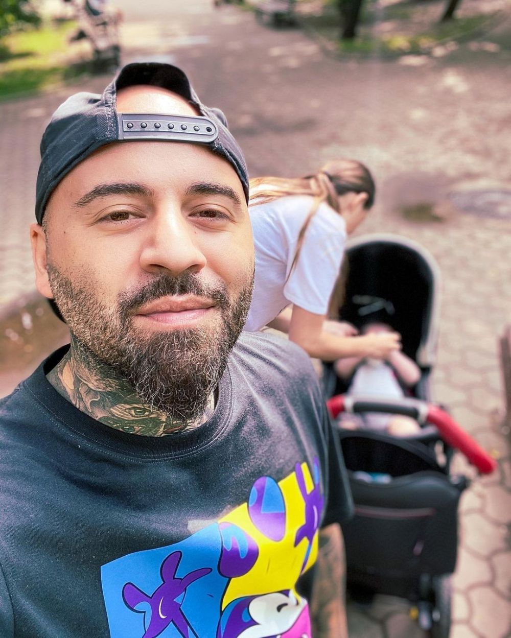 Clipe de groază pentru Matteo. Un copac a căzut peste banca unde fetița lui se juca