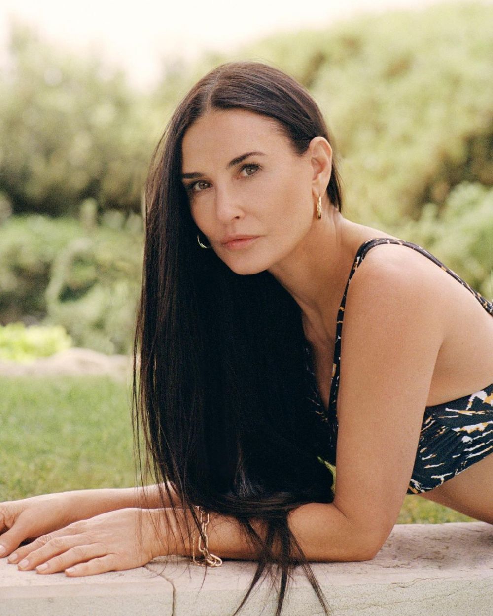 Demi Moore, senzațională &icirc;n costum de baie la 59 de ani!