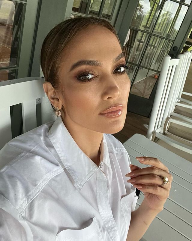 Jennifer Lopez vorbește despre cum epuizarea și lipsa somnului au făcut-o să se simtă &bdquo;paralizată fizic&ldquo;