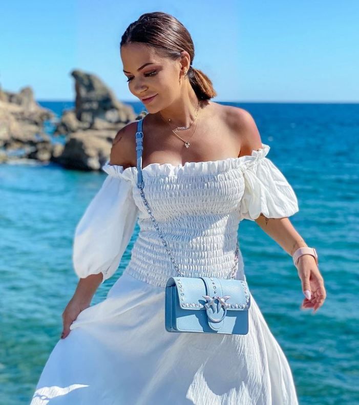 &bdquo;Aoleu, viață!&rdquo; Andreea Antonescu, apariție senzuală la piscină