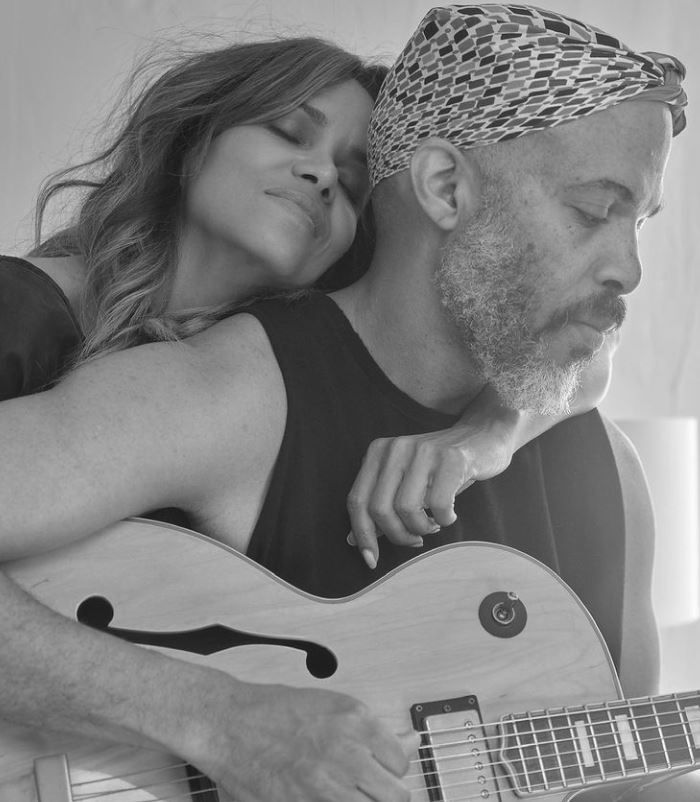 Cum arată Halle Berry &icirc;ntr-o zi obișnuită, c&acirc;nd renunță la machiaj și la rochiile spectaculoase