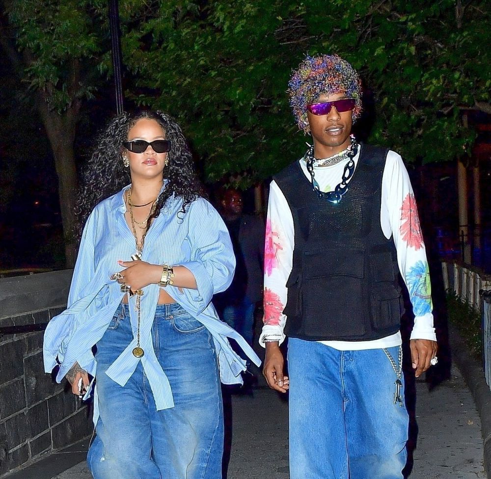 Rihanna, apariție rară &icirc;n public de c&acirc;nd a devenit mămică. Cum arată artista la 5 luni de la naștere