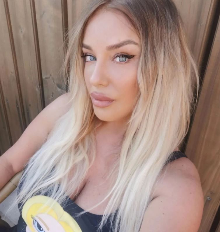 Tania Budi, selfie &icirc;n costum de baie pe Instagram. Reacția fanilor: &ldquo;Wow, ce frumusețe!&rdquo;