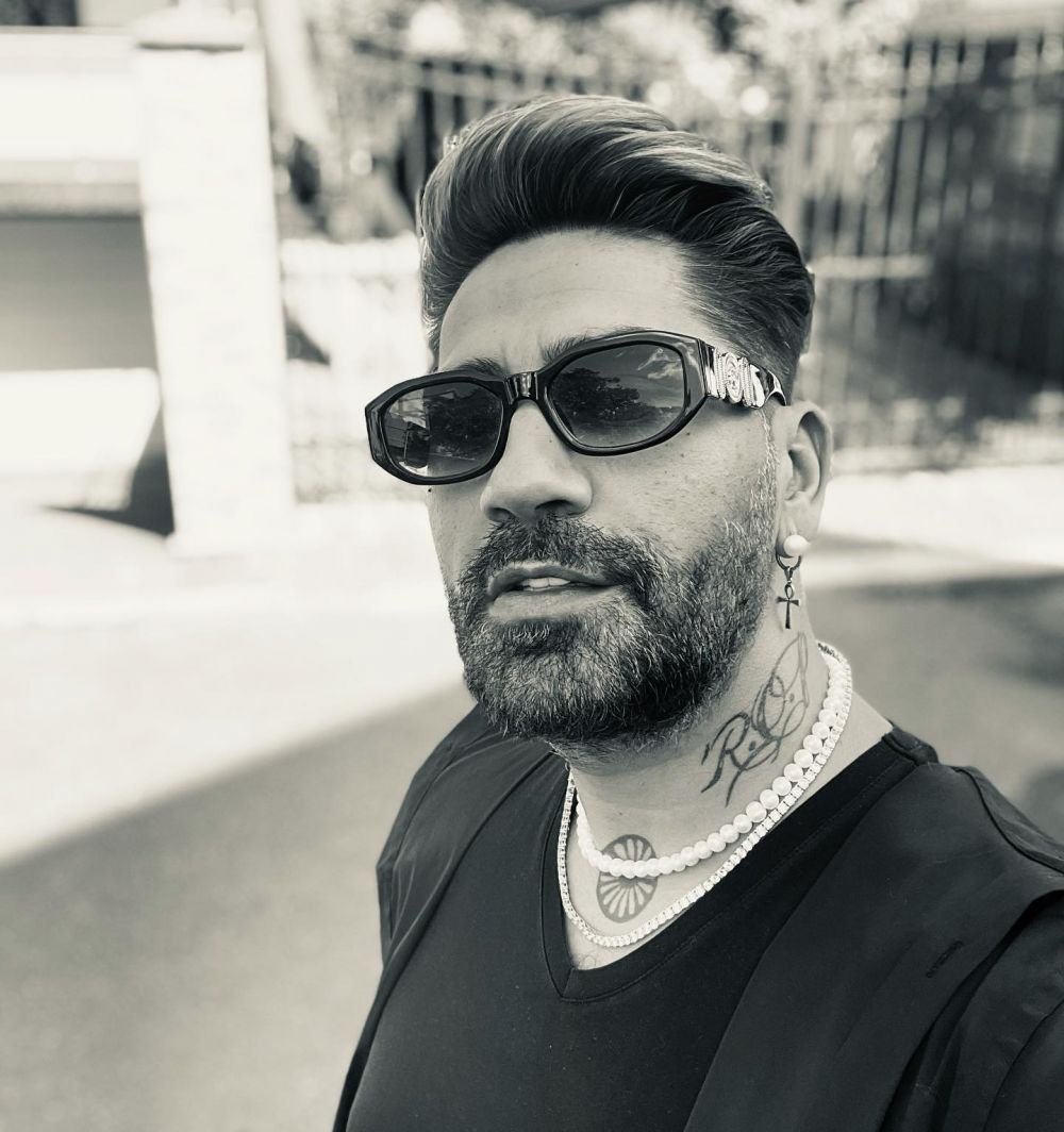 Connect-R, schimbare radicală de look. Fanii: &bdquo;Nu ești normal!&rdquo;