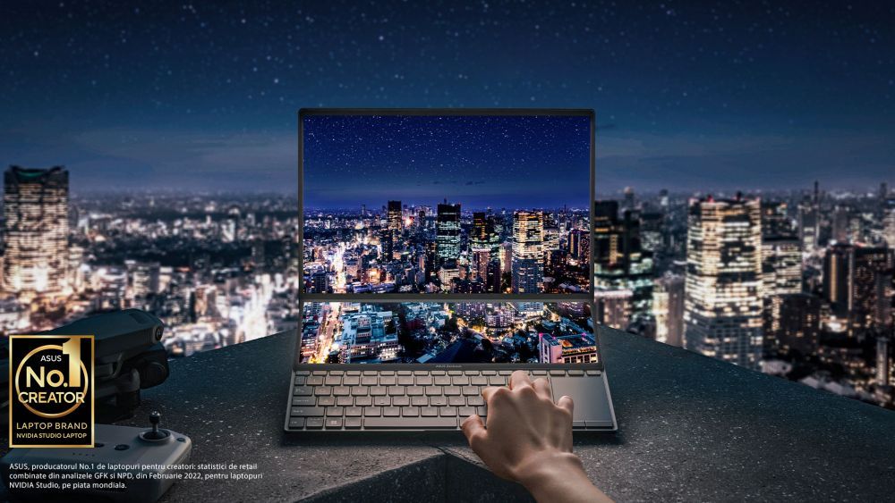 (P) Zenbook Pro 14 Duo OLED (UX8402): două ecrane care &icirc;ți captează atenția