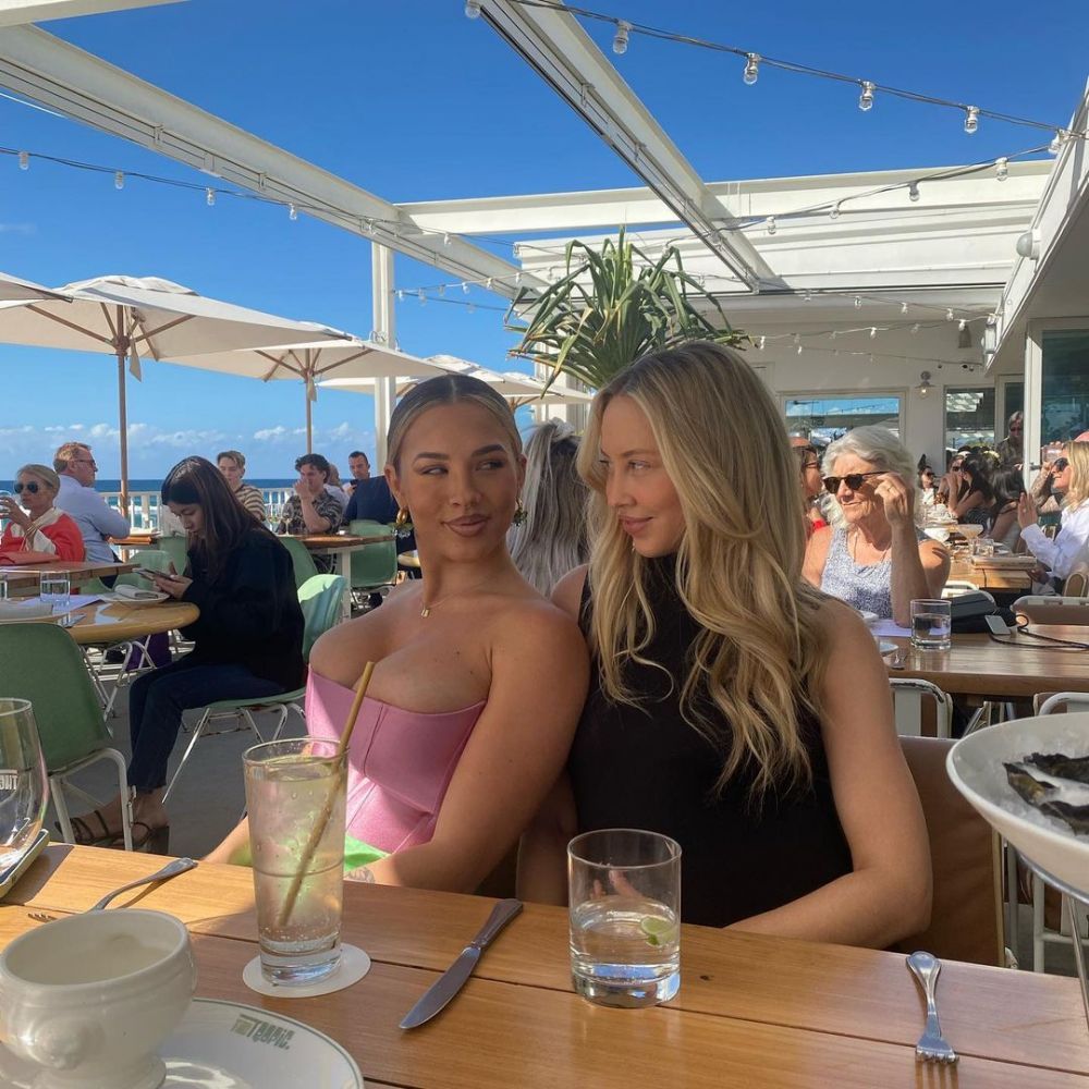 Ele sunt varianta australiană a surorilor Kardashian. Tammy Hembrow, imagine emoționantă alături de două dintre surori
