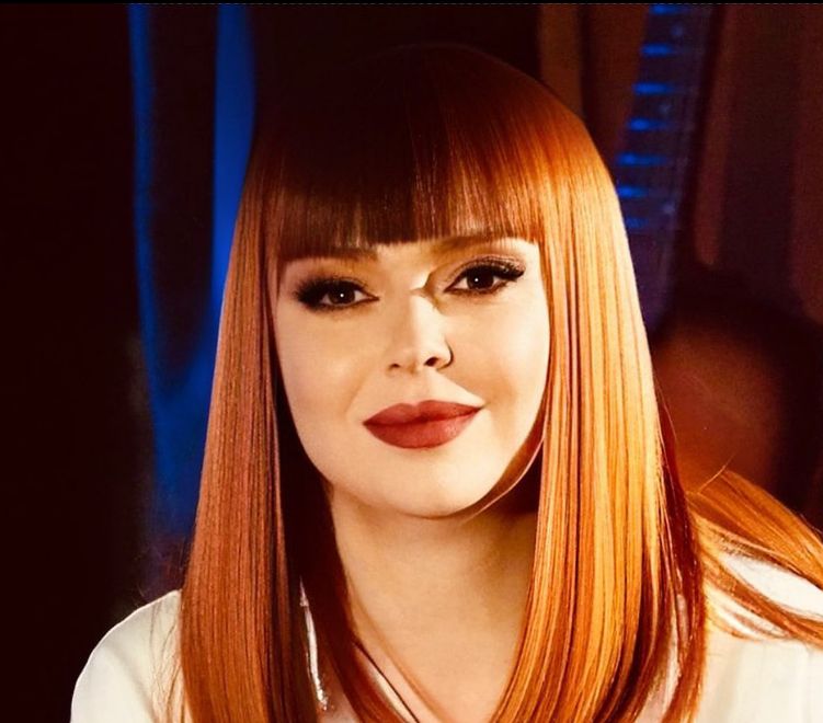 Crina Matei, mamă la 50 de ani! Artista a adoptat o fetiță și a organizat un botez fabulos