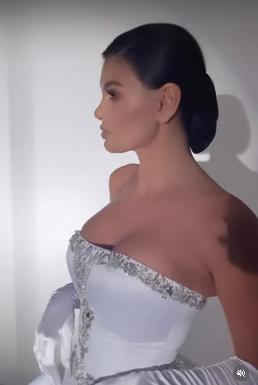Ramona Gabor, surprinsă &icirc;n rochie de mireasă! Modelul radiază de fericire: &bdquo;Să iubești și să fii iubit&rdquo;