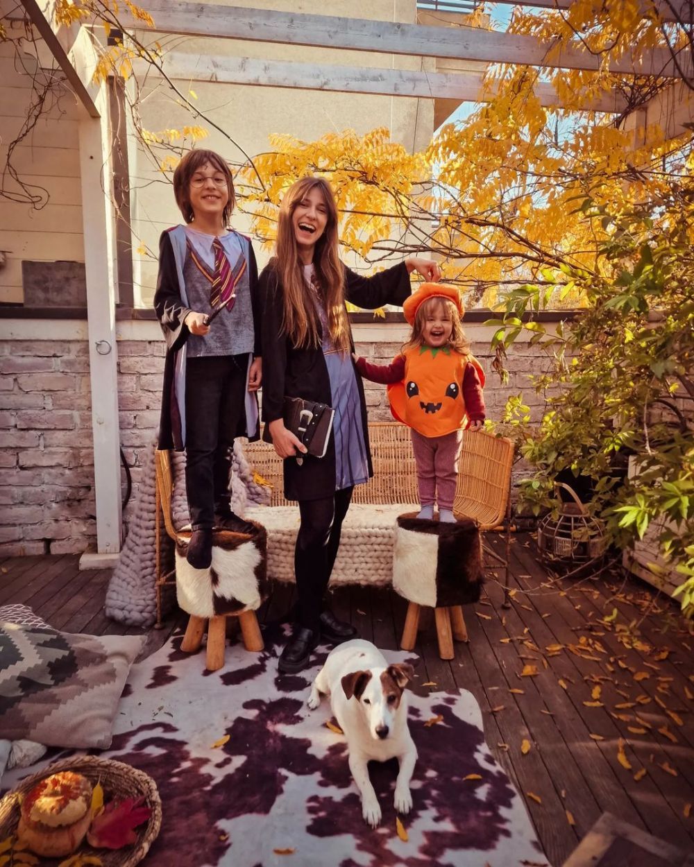 Monica Gabor, fantezia oricărui bărbat de Halloween. &Icirc;n ce s-au costumat Andreea Bănică și Dana Rogoz
