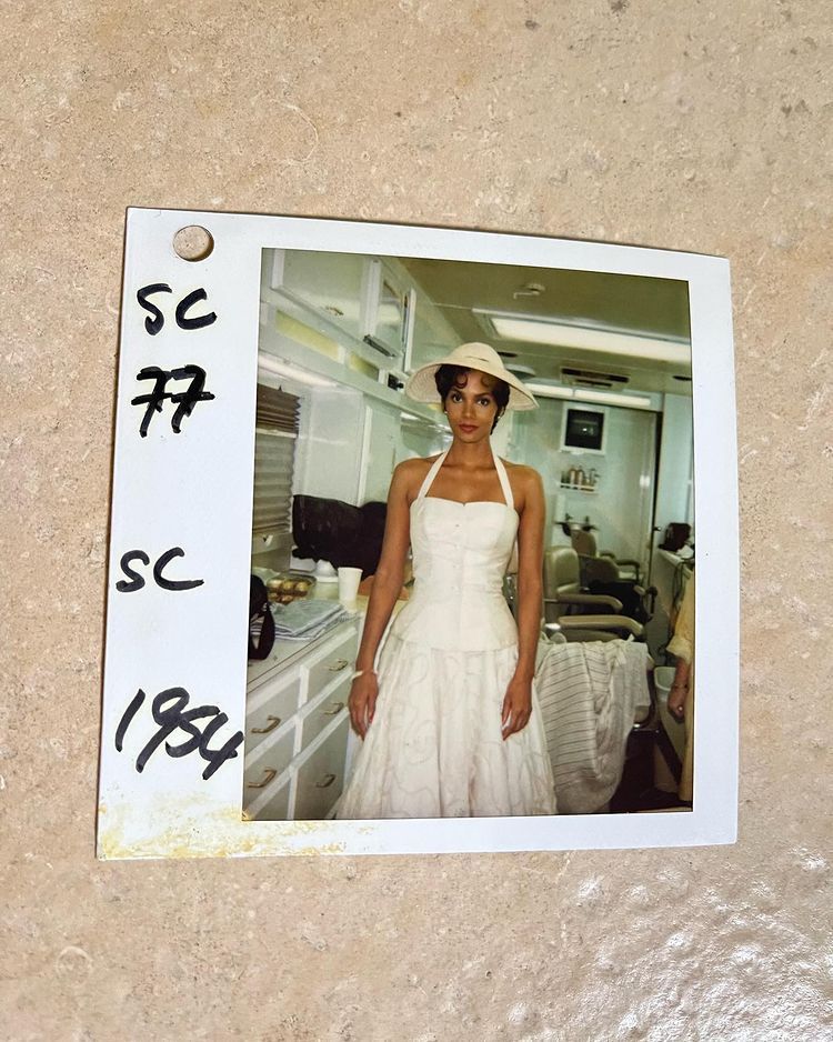 Halle Berry, fotografii &icirc;n lenjerie intimă, din tinerețe. Cum arăta actrița cu 23 de ani &icirc;n urmă