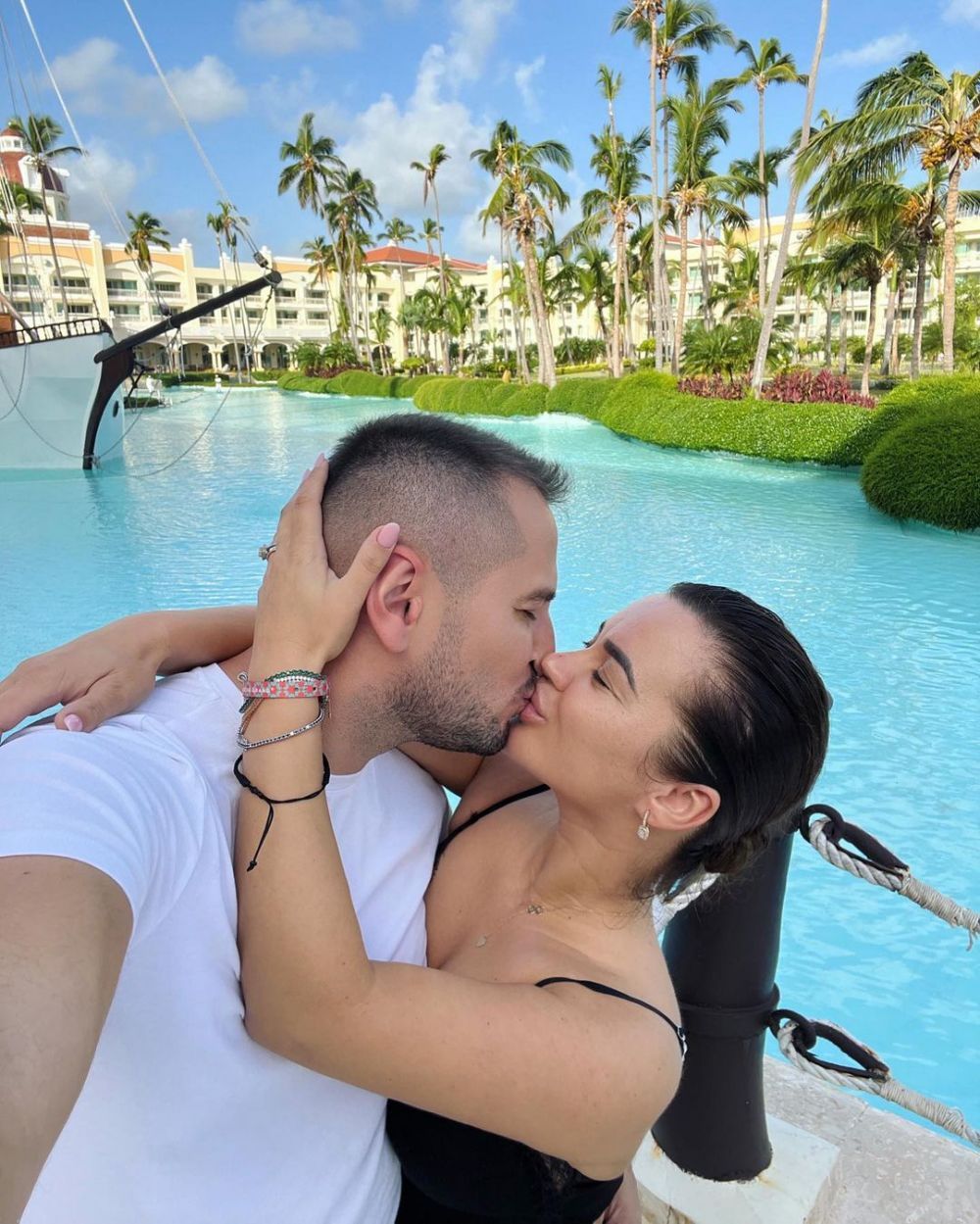 Carmen de la Sălciua și soțul ei, vacanță de lux &icirc;n Ibiza! Ce imagini a postat artista