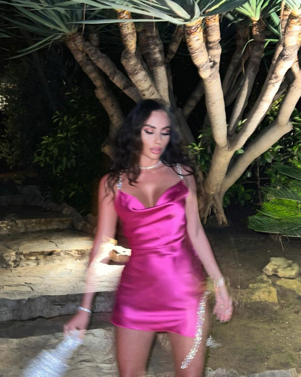 Raluca Pulhac, o nouă apariție seducătoare &icirc;n costum de baie. C&acirc;t de sexy e nevasta lui Cristi Pulhac