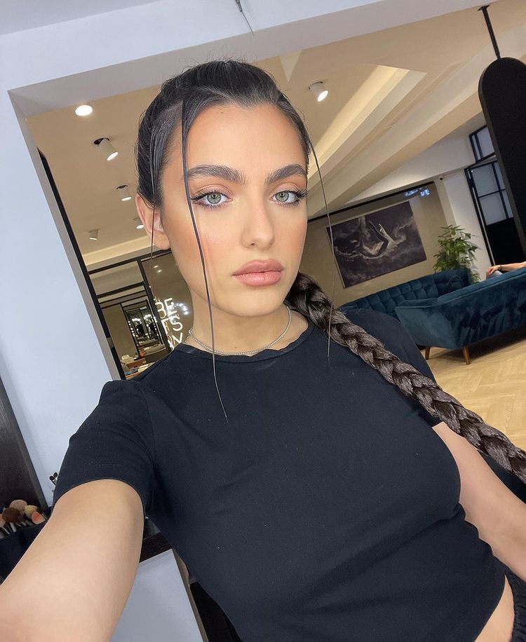 Alexia Eram, surprinsă &icirc;n cea mai sexy ipostază din acest an!&nbsp;