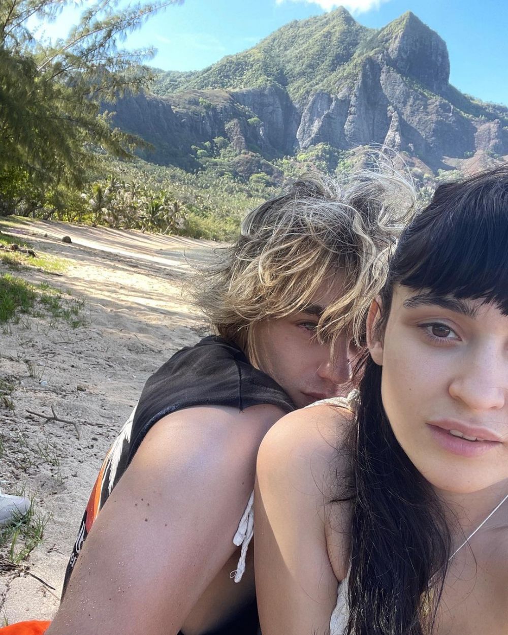 &bdquo;Sunteți din filmul Laguna Albastră&rdquo;. Cum a pozat Irina Rimes alături de iubitul ei, &icirc;n Bora Bora