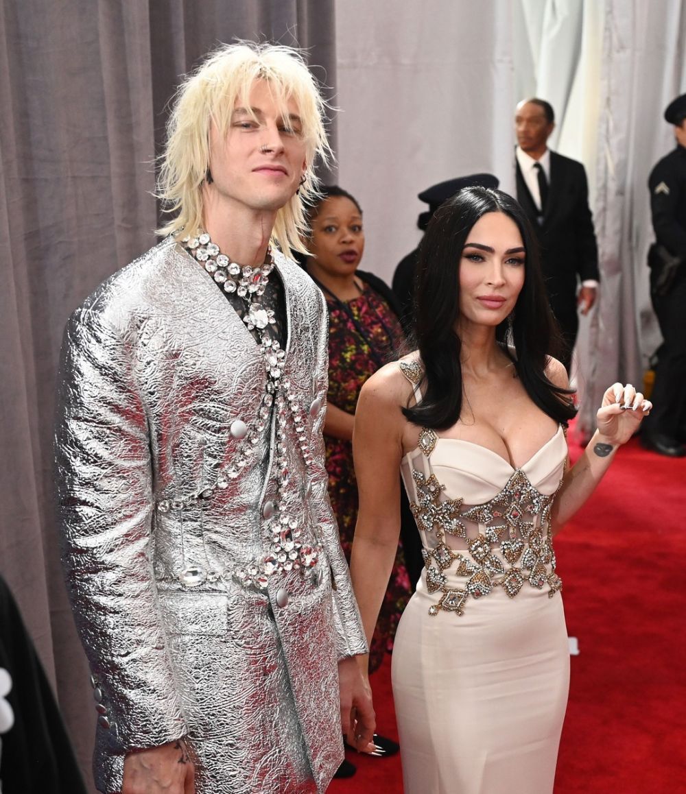 Despărțire total neașteptată: Megan Fox a șters toate pozele cu Machine Gun Kelly și lasă să se &icirc;nțeleagă că nu mai sunt un cuplu