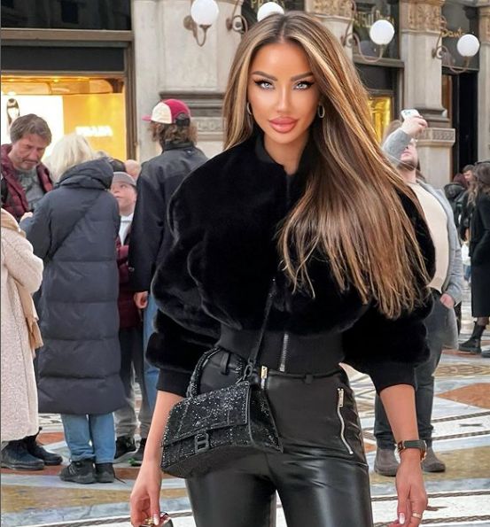 Bianca Drăgușanu, schimbare de look! Cum arată brunetă?