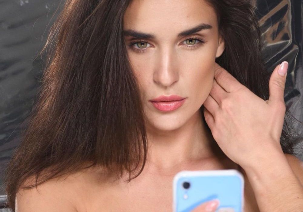 S-a ambiționat să slăbească după ce a realizat că nu poate alerga după copilul ei de 2 ani. Acum este o adevărată bombă sexy