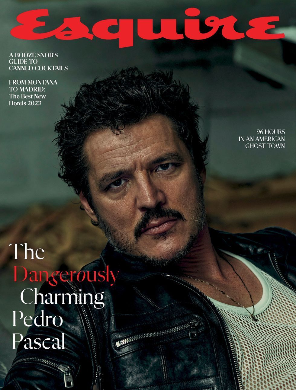 Are 48 de ani, dar puștoaice de 18 visează la el. Pedro Pascal, imagini incendiare &icirc;n revista Esquire