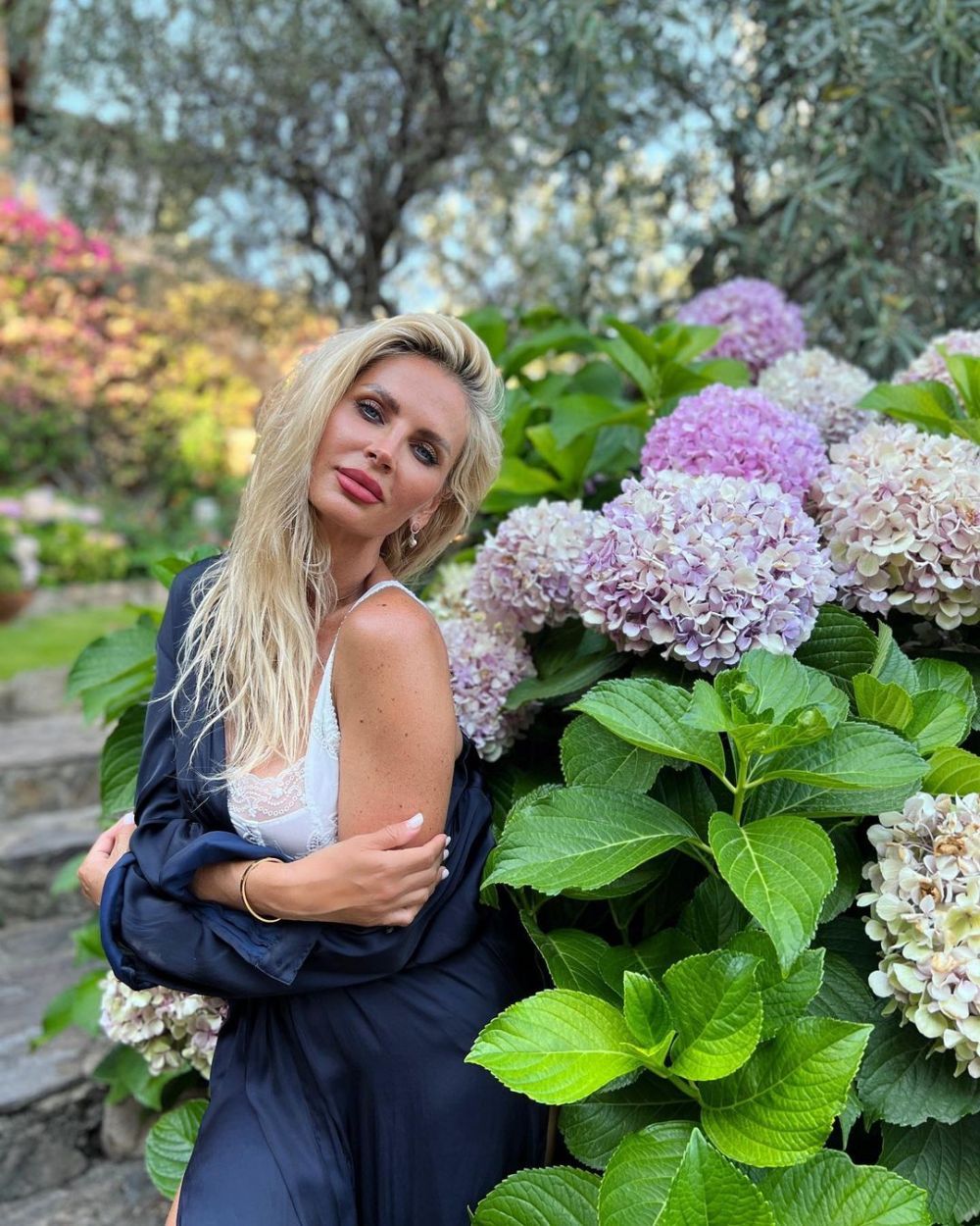 Andreea Bănică, criticată de fani după ce a apărut cu sutienul la vedere: Ți-ar sta mult mai bine să-ți acoperi s&acirc;nii