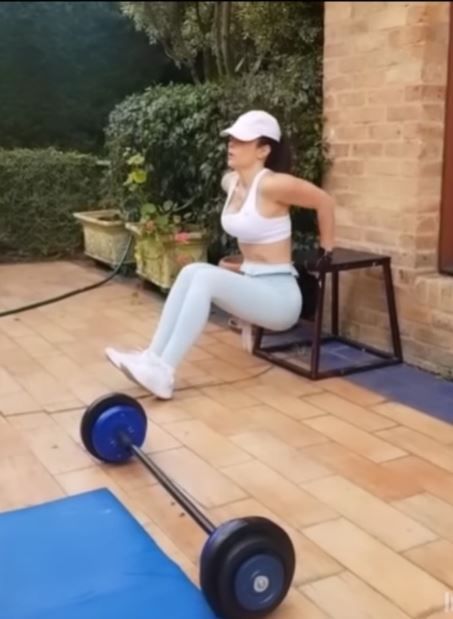 Cum arată Coraima Torres, cea care i-a dat viață Kassandrei, la aproape 50 de ani? E senzațională &icirc;n costum de baie