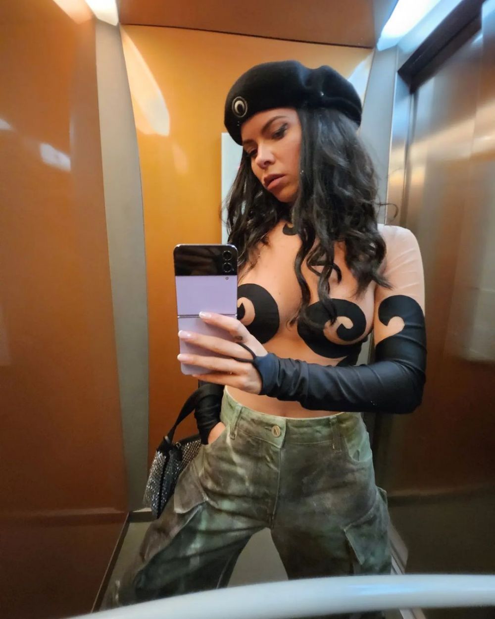 Inna, ținuta &icirc;ndrăzneață, care a creat controverse &icirc;n mediul online. Fanii nu s-au putut abține: Ar trebui să te respecți&rdquo;