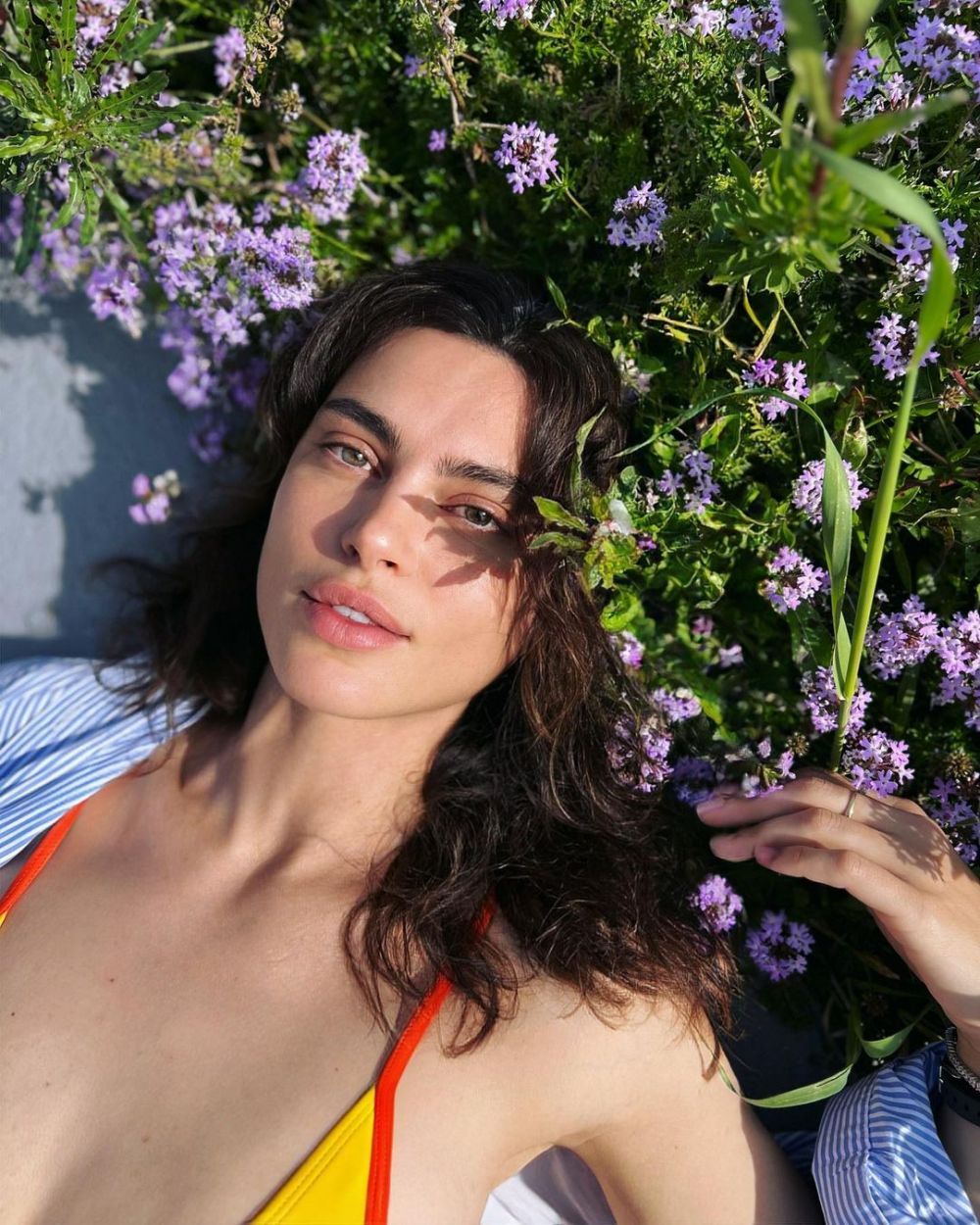 Catrinel Marlon, imaginea perfecțiunii &icirc;n costum de baie! Georgina Rodriguez a reacționat la poza postată de rom&acirc;ncă