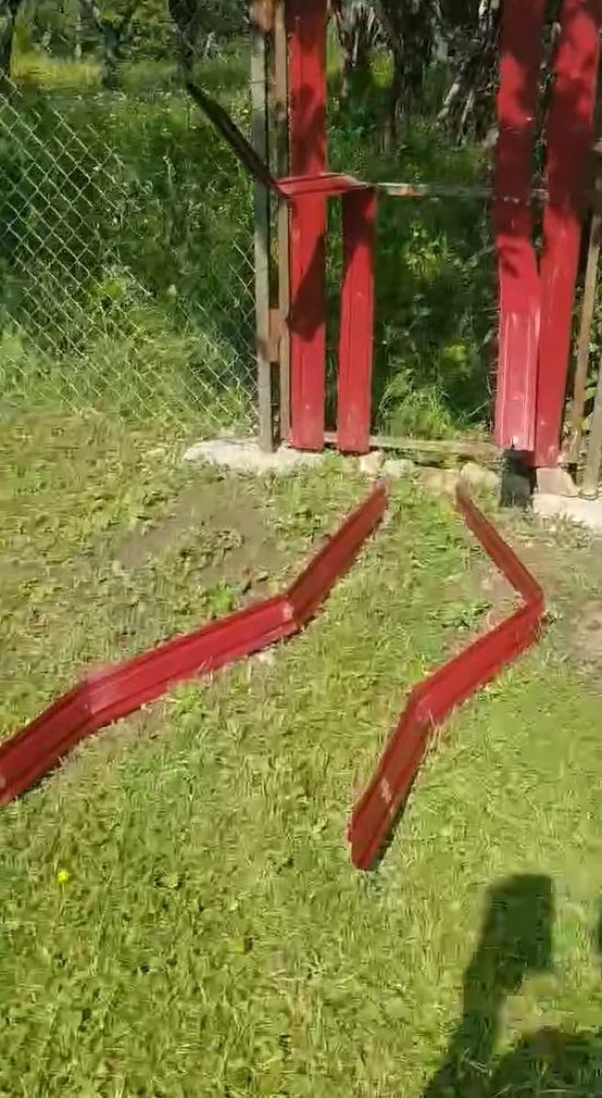 Imagini virale! Cum a reacționat o femeie c&acirc;nd a văzut că un urs i-a intrat &icirc;n grădină