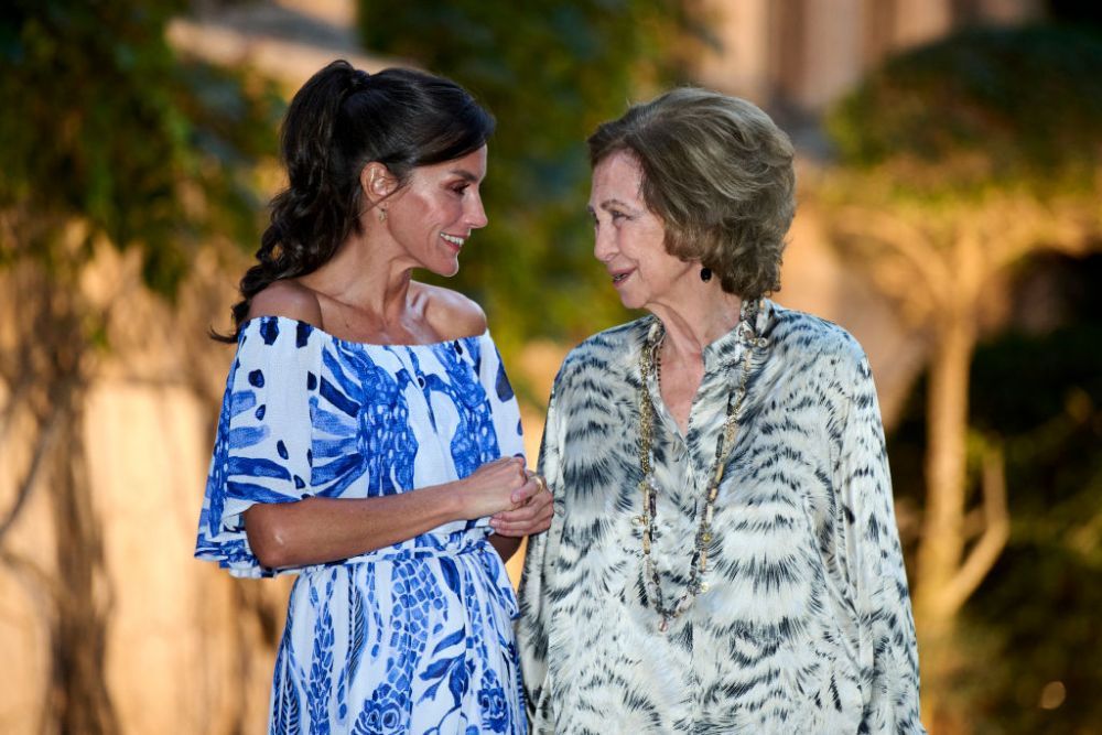 Regina Letizia, apariție ravisantă &icirc;ntr-o rochie superbă de vară care costă doar 935 de lei