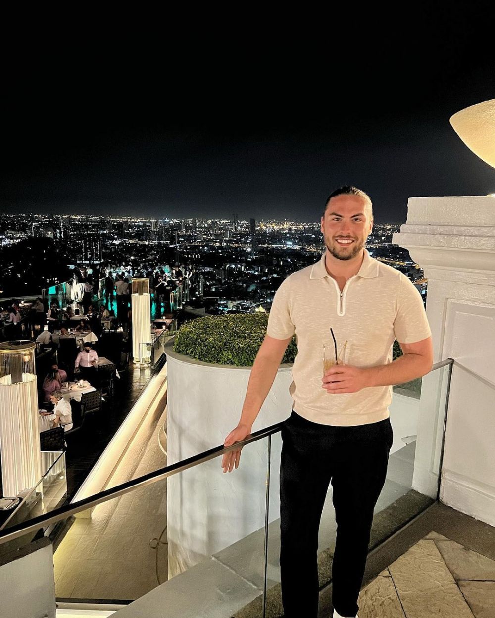 &Icirc;ți mai aduci aminte de băiețelul de pe ambalajul ciocolatei Kinder? Iată cum arată și cu ce se ocupă astăzi Josh Bateson