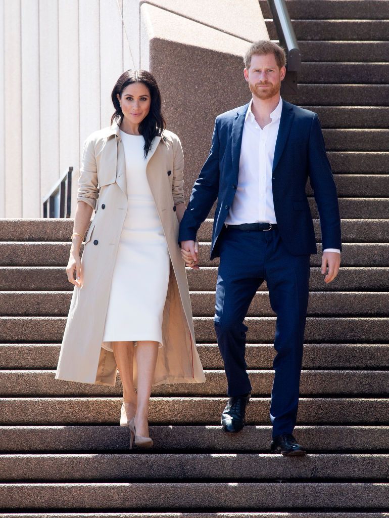 Motivul pentru care Meghan Markle poartă haine groase c&acirc;nd e cald afară. Cum explică experții acest lucru bizar