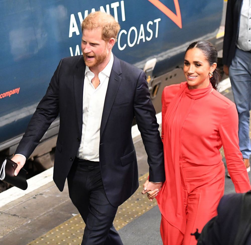 Prințul Harry se &icirc;ntoarce &icirc;n Marea Britanie, deși nu a fost invitat la ceremonia de comemorare a Reginei Elisabeta