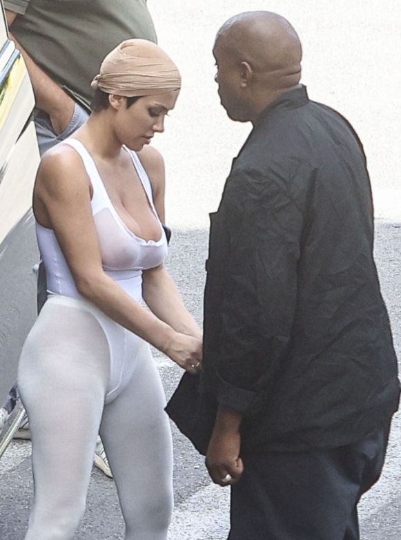 Kanye West și Bianca Censori, interziși pe viață la Veneția după aparițiile indecente din Italia