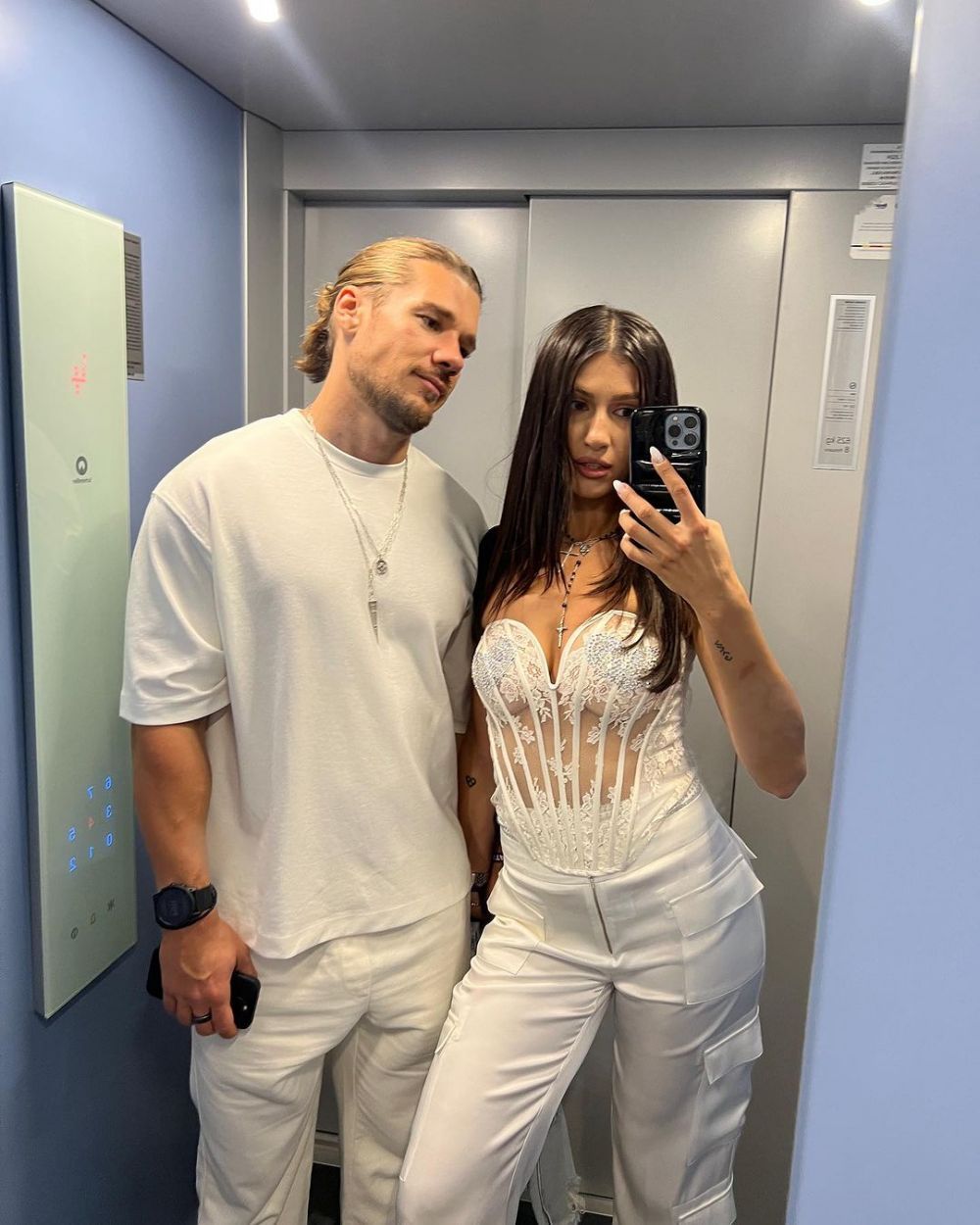Alina Eremia, vacanță de vis cu iubitul ei &icirc;n Malaezia! Artista și-a surprins fanii cu c&acirc;teva instantanee sexy