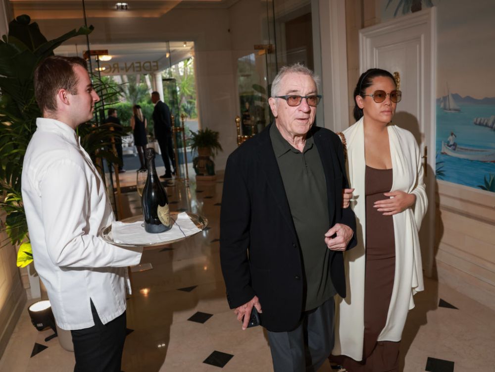 Robert de Niro o susține moral pe Tiffany Chen &icirc;n creșterea fetiței lor de 5 luni &bdquo;Ea face munca grea&rdquo;