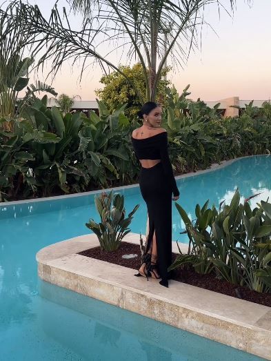 Adelina Pestrițu, selfie &icirc;n bikini &icirc;n oglinda din baie &icirc;n vacanța din Antalya: &ldquo;Am luat sigur două kilograme!&rdquo;