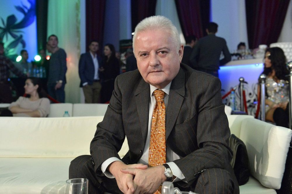 Irinel Columbeanu, telefonul la control! Sub ce pseudonim o are trecută pe Monica Gabor